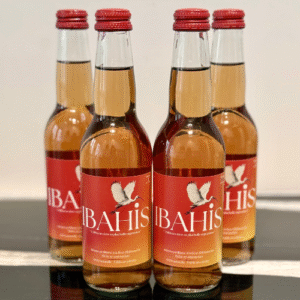 Boisson pétillante à la fleur d’hibiscus bio – Bouteille en verre 33 cl (pack de 12)